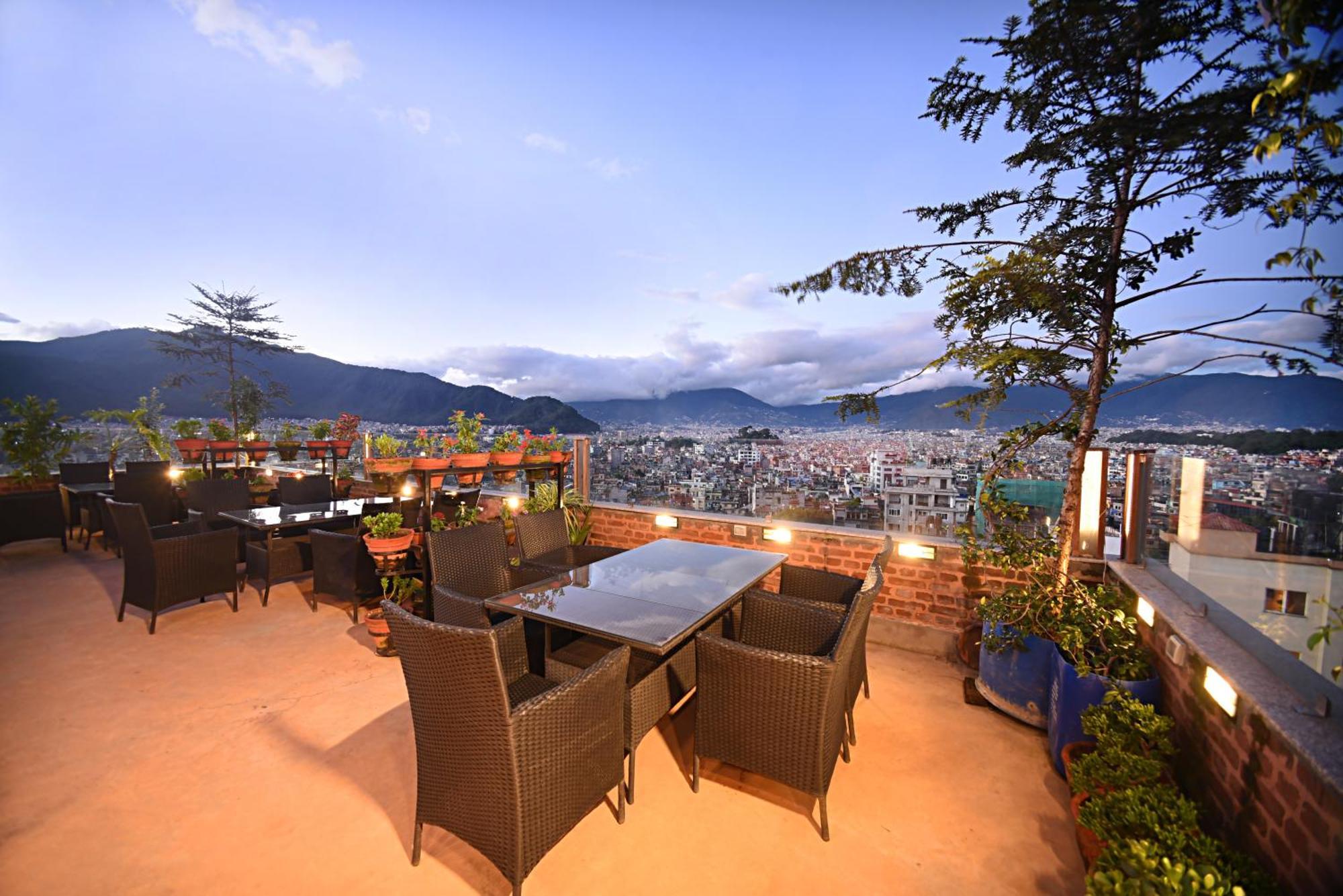 Woodapple Hotel And Spa Катманду Екстер'єр фото