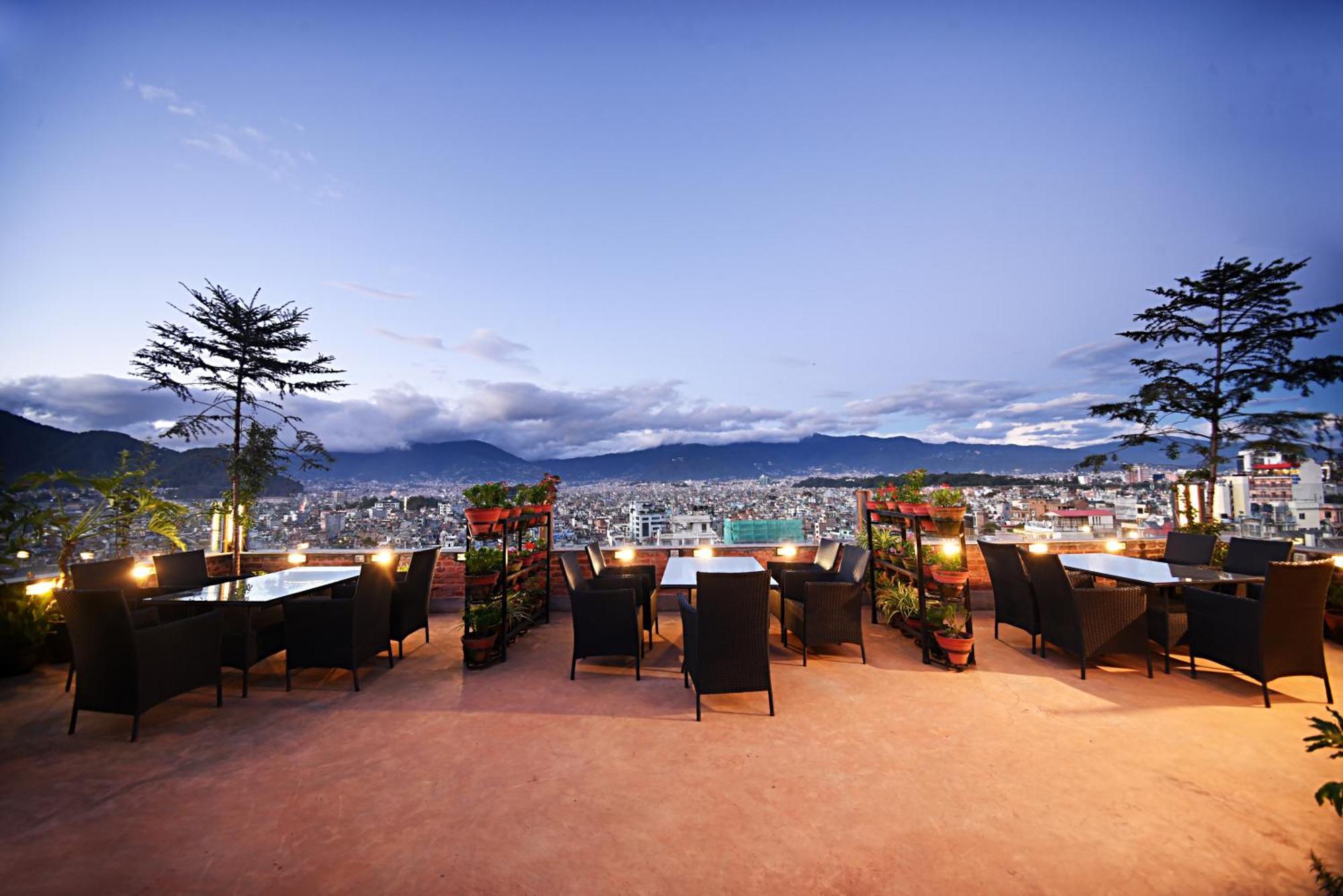 Woodapple Hotel And Spa Катманду Екстер'єр фото